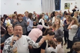 מהדקים קשרים עם הקהילה