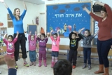 רוקדים עם חברים