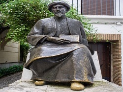 הנשר הגדול פרק 1, כאן 11 