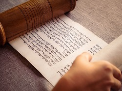13 דברים על מגילת אסתר