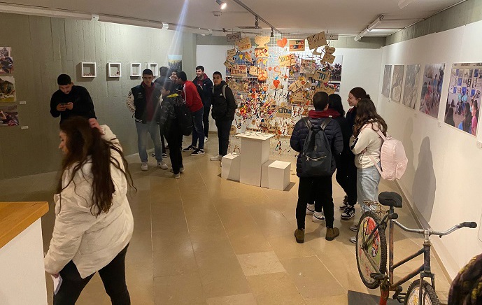 תחנות בחייו של יגאל אלון כמנהיג צבאי, חברתי ומדיני