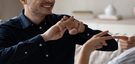 הנגשת תרגום לשפת הסימנים, תמלול עבור הורה עם מוגבלות בשמיעה