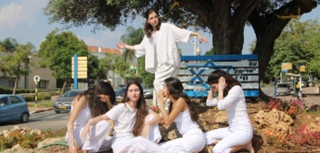 פעולה אמנותית להחזרת החטופים			