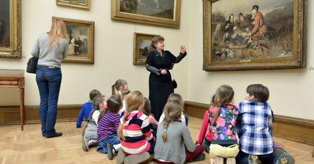סיור במוזיאון, מרכז המבקרים