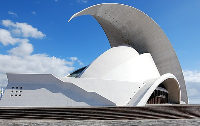 Auditorio de Tenerife Seitlich