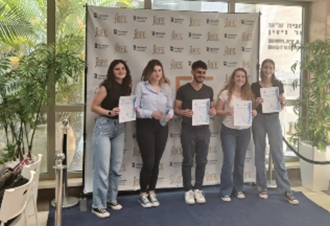 חמשת הפיינליסטים באולימפיאדת הביוטכנולוגיה השביעית