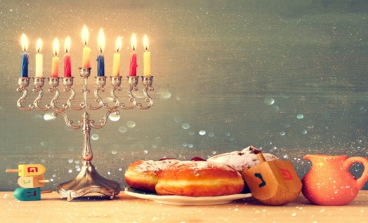 העברית חוגגת חנוכה