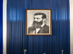 "היהודים באים", הכרזת העצמאות