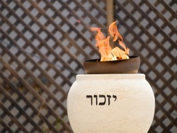 הסיפור שמאחורי השיר "מה אברך"