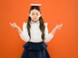 סרטון המדגים אילוצים שמגבירים יצירתיות (5 minutes crafts)