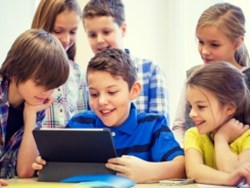 למידה מבוססת משחק במרחבי 3D3C