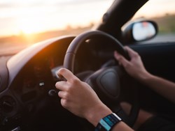 נהיגה בעיר בתנועה כבדה