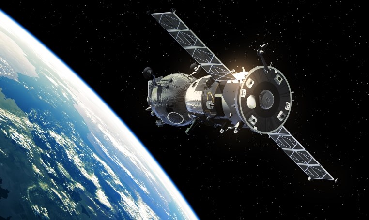 טכנולוגיית לוויינים: חישה מרחוק ולוויינים ישראליים (בערבית)