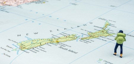 הראשונה בעולם: ניו זילנד חוגגת את החֲזָרָה לשִׁגְרָה עם אֶפֶס נדבקים חדשים