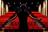 מפגש עם שחקן חירש עיוור – תיאטרון נא לגעת