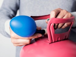 למה הליום עושה קול גבוה?