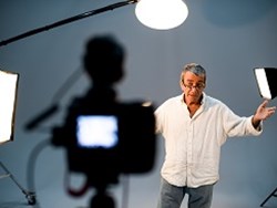 יצירת תמונה קולנועית באמצעות תאורה, AV מגזין