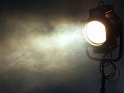 תאורה – מאפייני האור, איתי שלמברג