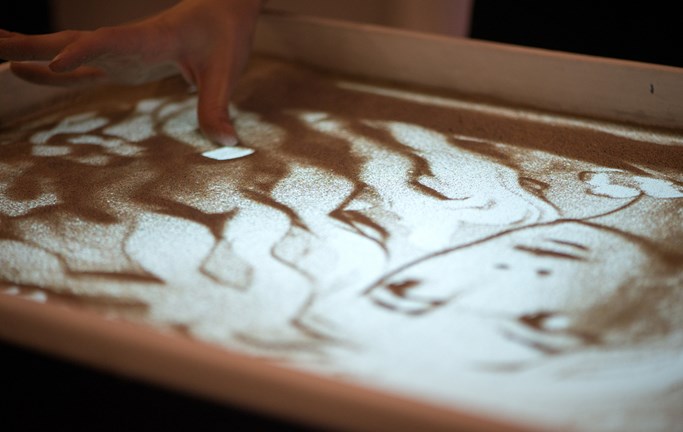 אומרים תודה – ציורים בחול