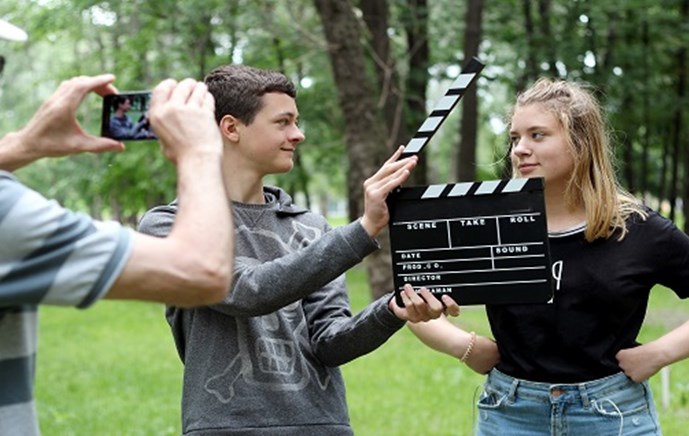 תקשורת וקולנוע