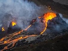 הר הגעש הבוער באיסלנד