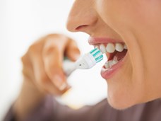 מה קורה בלי צחצוח שיניים?