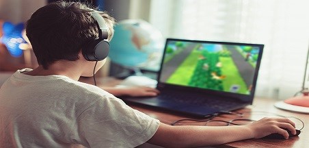סין תֶאֱסור על בני נוער לשחק במשחקי מחשב בימי לימודים