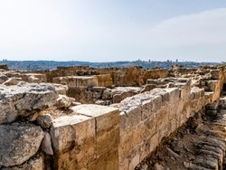 החשמונאים והזהות יהודית