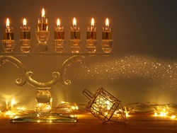 פרפר נחמד – חנוכה חג מדליק