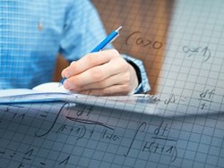 איך לפתור שאלה מילולית בעזרת משוואה?