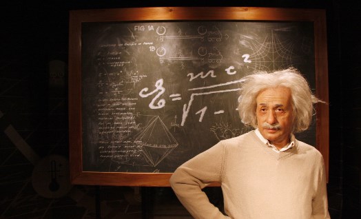  מדען – אלברט איינשטיין - Albert Einstein