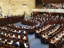 איך מחוקקים חוק בכנסת?