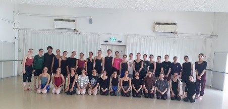 שיתוף פעולה עם להקות מחול מקצועיות בארץ ובעולם בתיווך עופר זקס