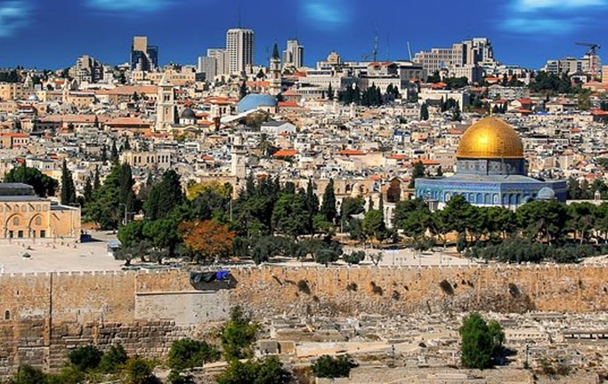 10 Must Sees in Holyland