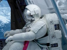 מה צריכים אסטרונאוטים בחלל?